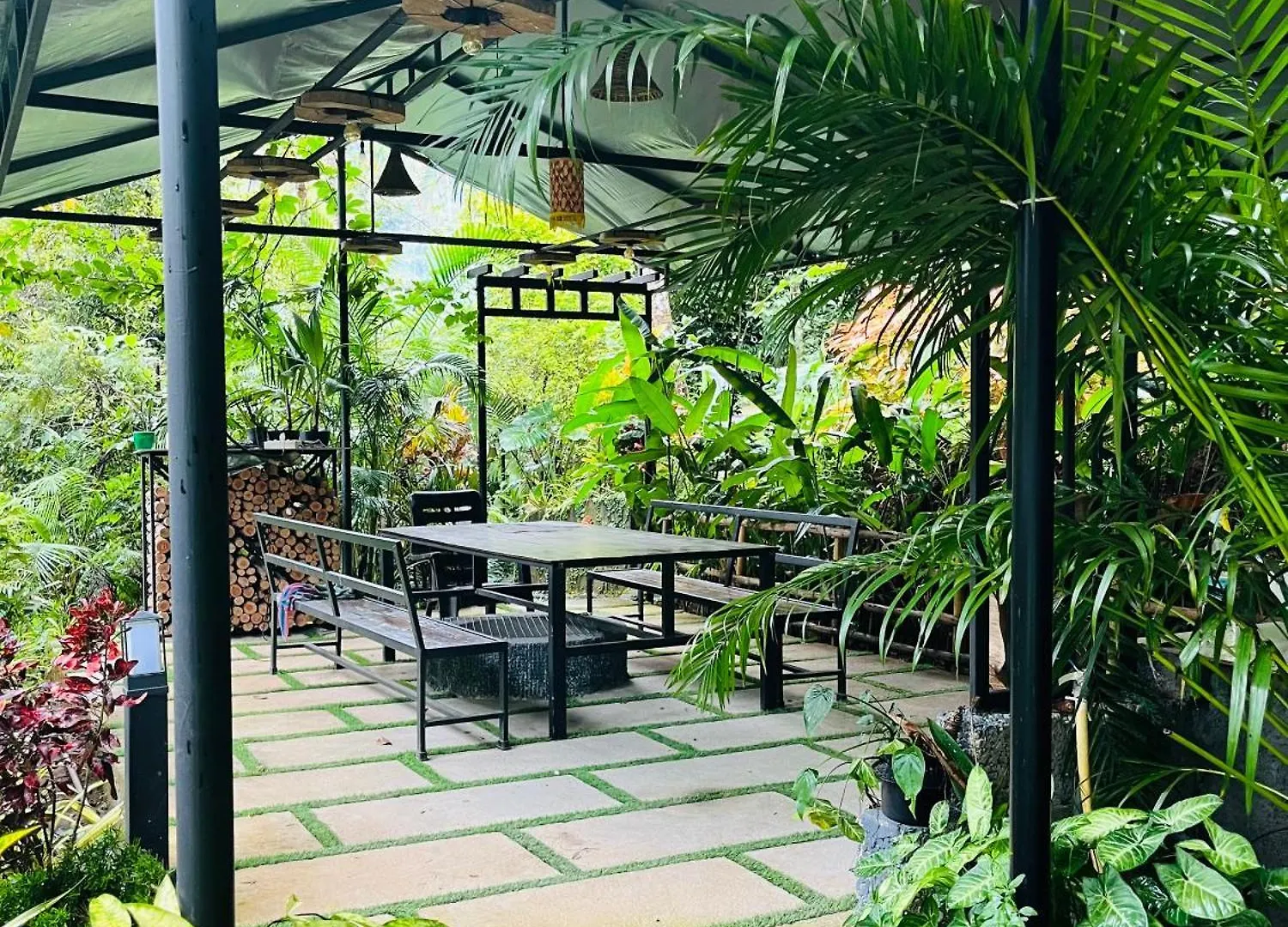 Fab Valley Homestay Munnar